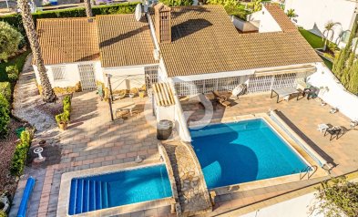 Resale - Villa -
Orihuela Costa - Villamartín