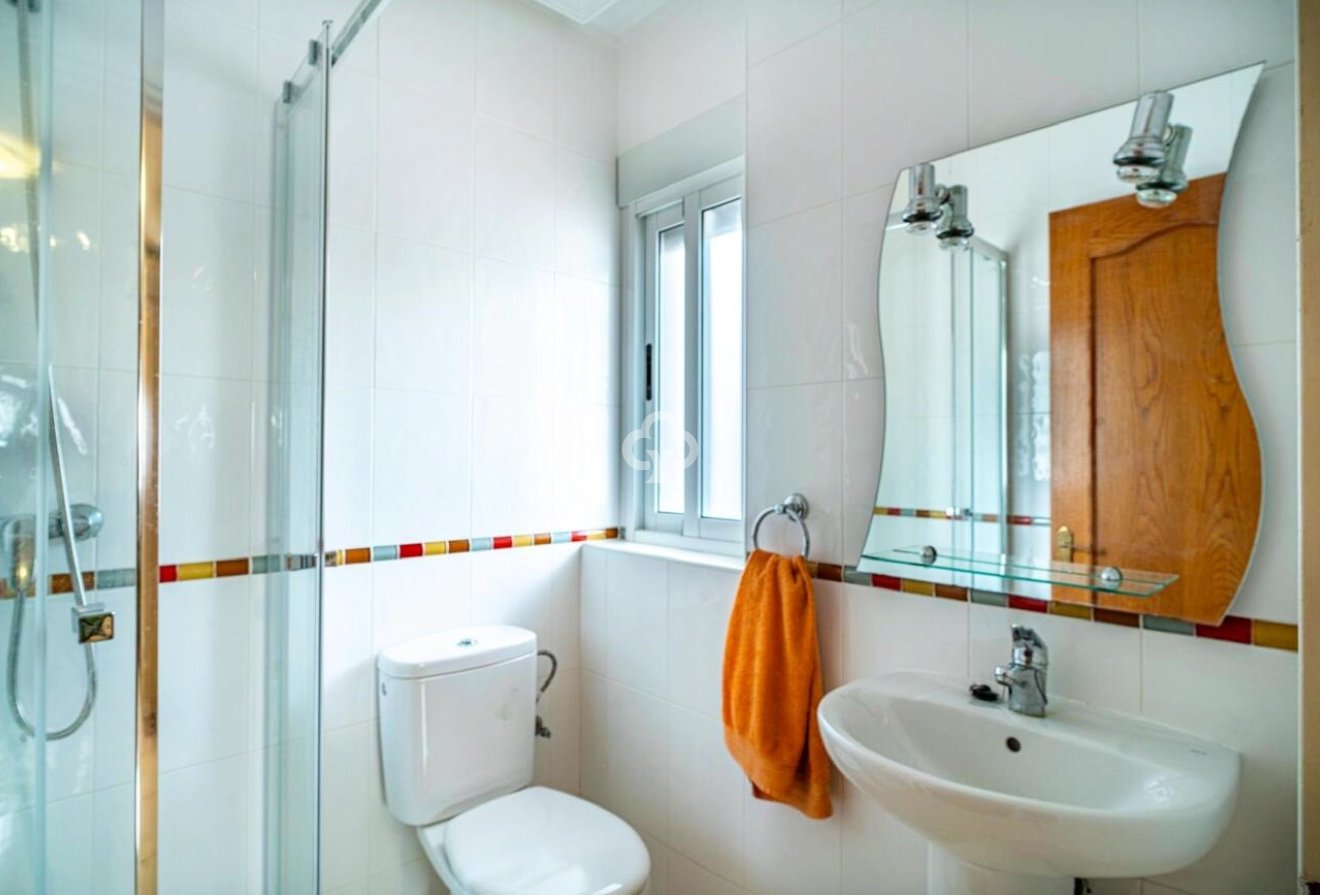 Resale - Villa -
Orihuela Costa - Villamartín