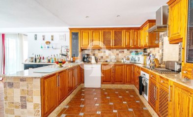 Resale - Villa -
Orihuela Costa - Villamartín