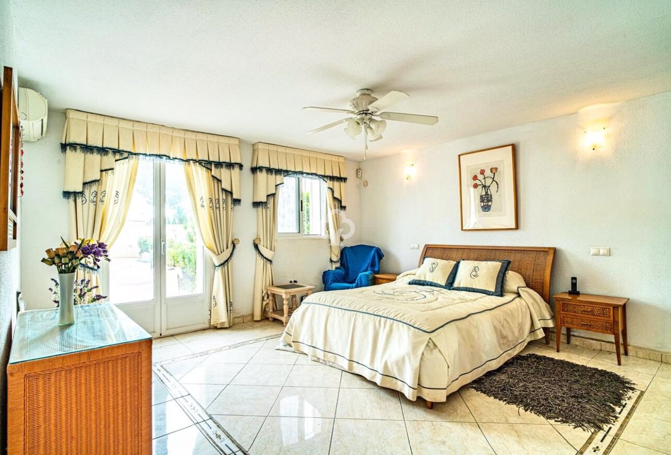 Resale - Villa -
Orihuela Costa - Villamartín