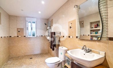 Resale - Villa -
Orihuela Costa - Villamartín