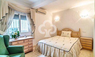 Resale - Villa -
Orihuela Costa - Villamartín