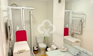 Jälleenmyynti - Kattohuoneisto -
Torrevieja - Playa de los Locos