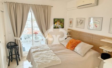 Jälleenmyynti - Kattohuoneisto -
Torrevieja - Playa de los Locos