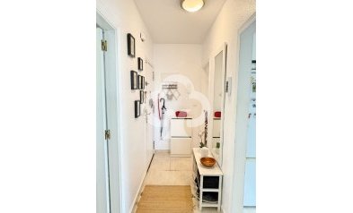 Jälleenmyynti - Kattohuoneisto -
Torrevieja - Playa de los Locos