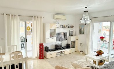 Jälleenmyynti - Kattohuoneisto -
Torrevieja - Playa de los Locos