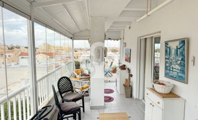 Jälleenmyynti - Kattohuoneisto -
Torrevieja - Playa de los Locos