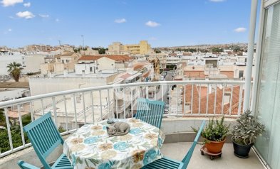 Jälleenmyynti - Kattohuoneisto -
Torrevieja - Playa de los Locos