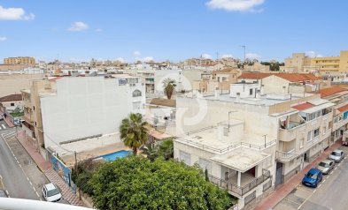 Jälleenmyynti - Kattohuoneisto -
Torrevieja - Playa de los Locos