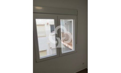 Jälleenmyynti - Kattohuoneisto -
Torrevieja - 03182, Calle Gumersindo