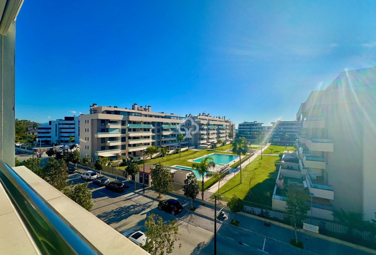 Jälleenmyynti - Piso -
Torremolinos - Los Alamos