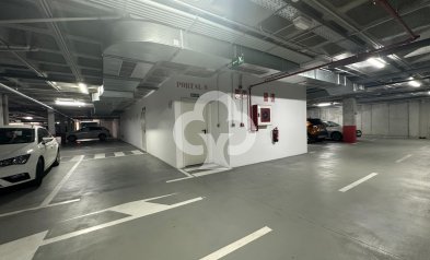 Jälleenmyynti - Piso -
Torremolinos - Los Alamos