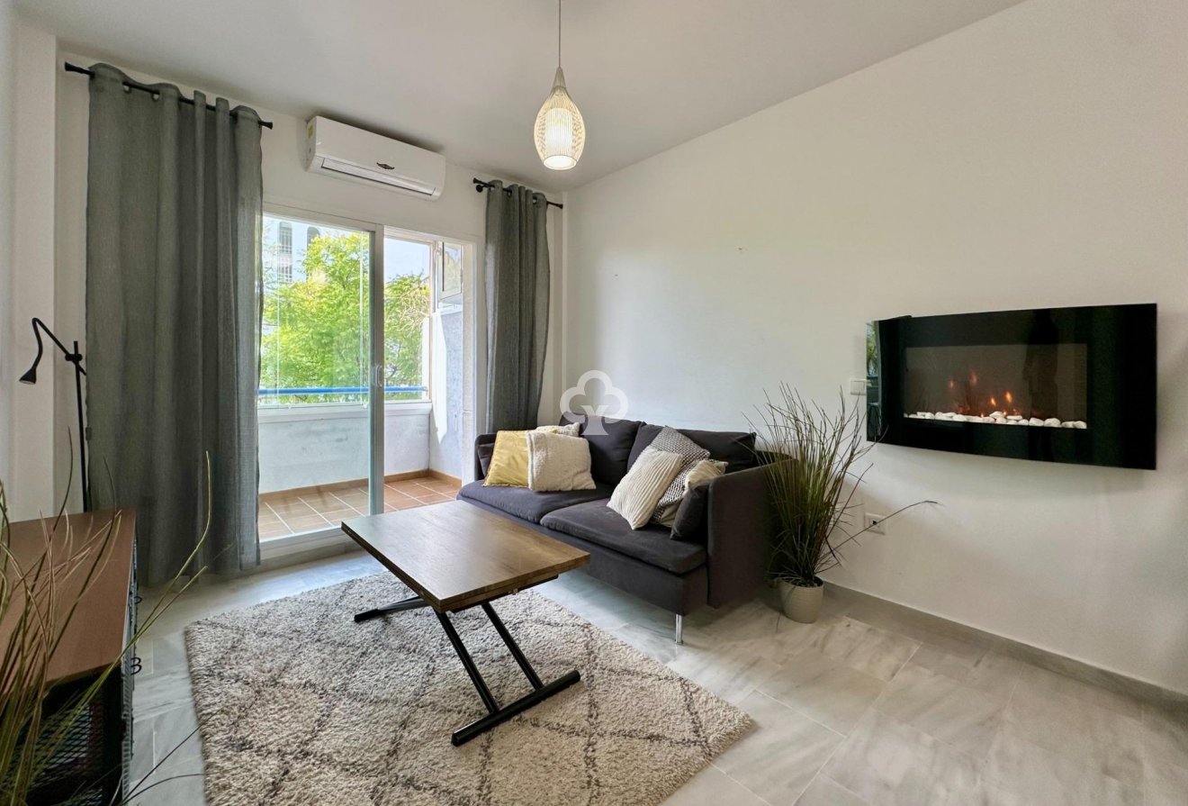 Jälleenmyynti - Huoneisto -
Fuengirola - Los Pacos