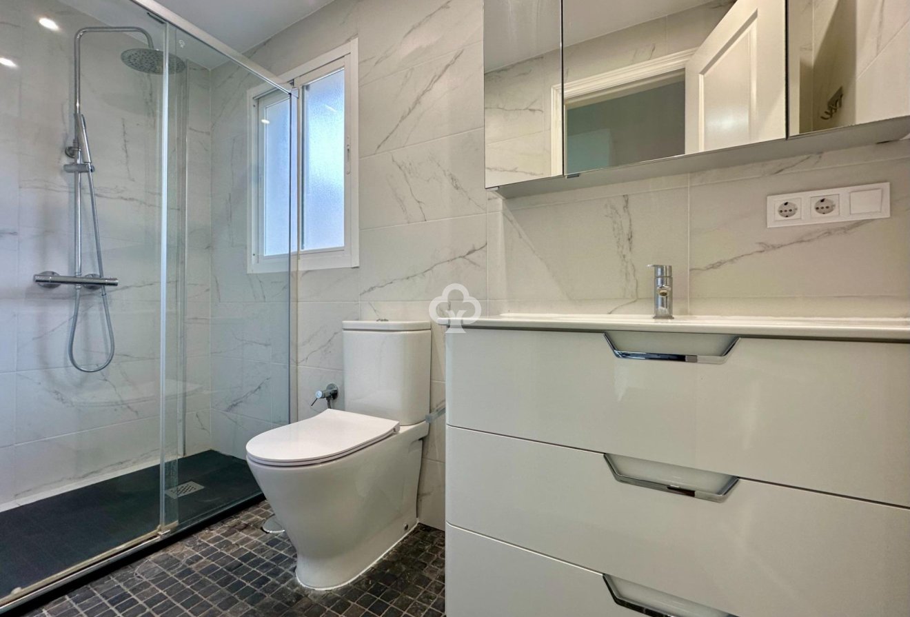 Jälleenmyynti - Huoneisto -
Fuengirola - Los Pacos