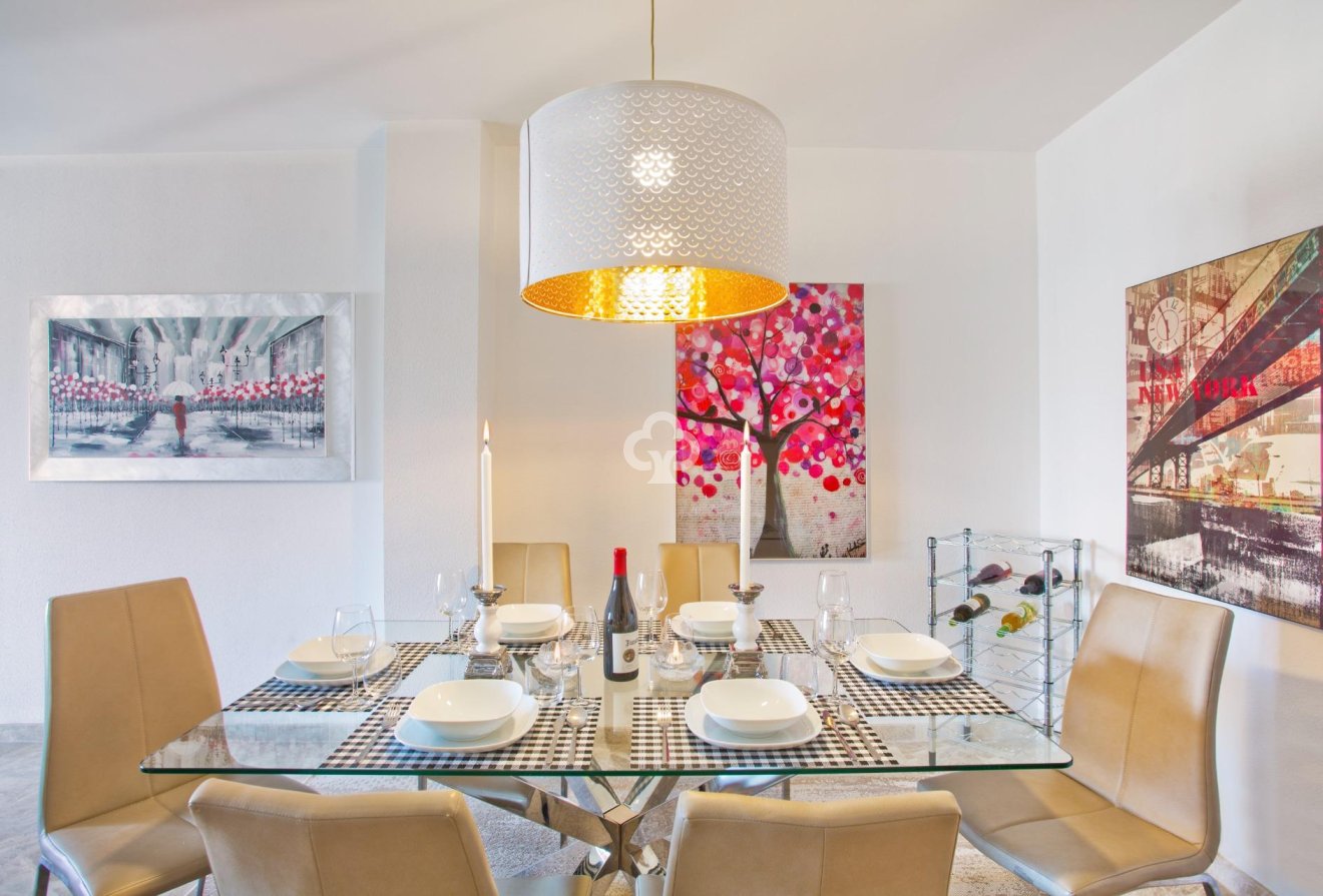 Jälleenmyynti - Huoneisto -
Fuengirola - Los Boliches