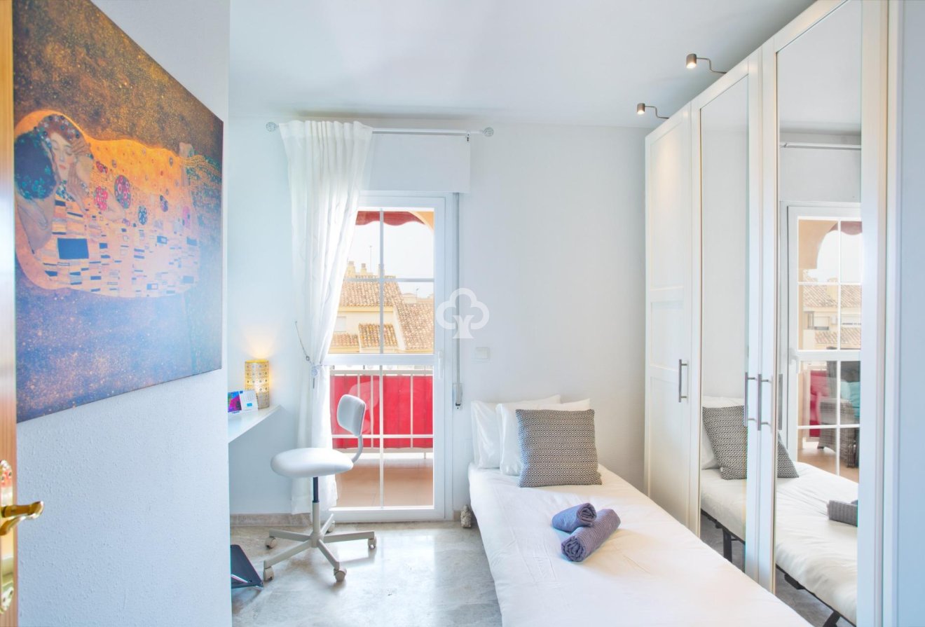 Jälleenmyynti - Huoneisto -
Fuengirola - Los Boliches