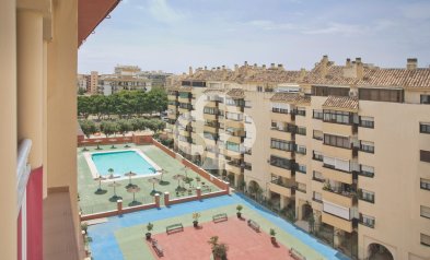 Jälleenmyynti - Huoneisto -
Fuengirola - Los Boliches