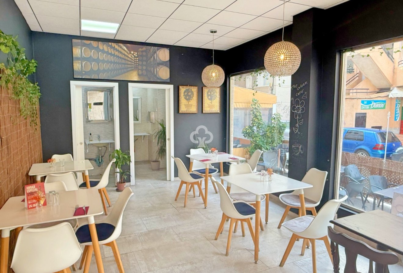 Business transfer - Commercial unit -
Torrevieja - Playa de los Locos