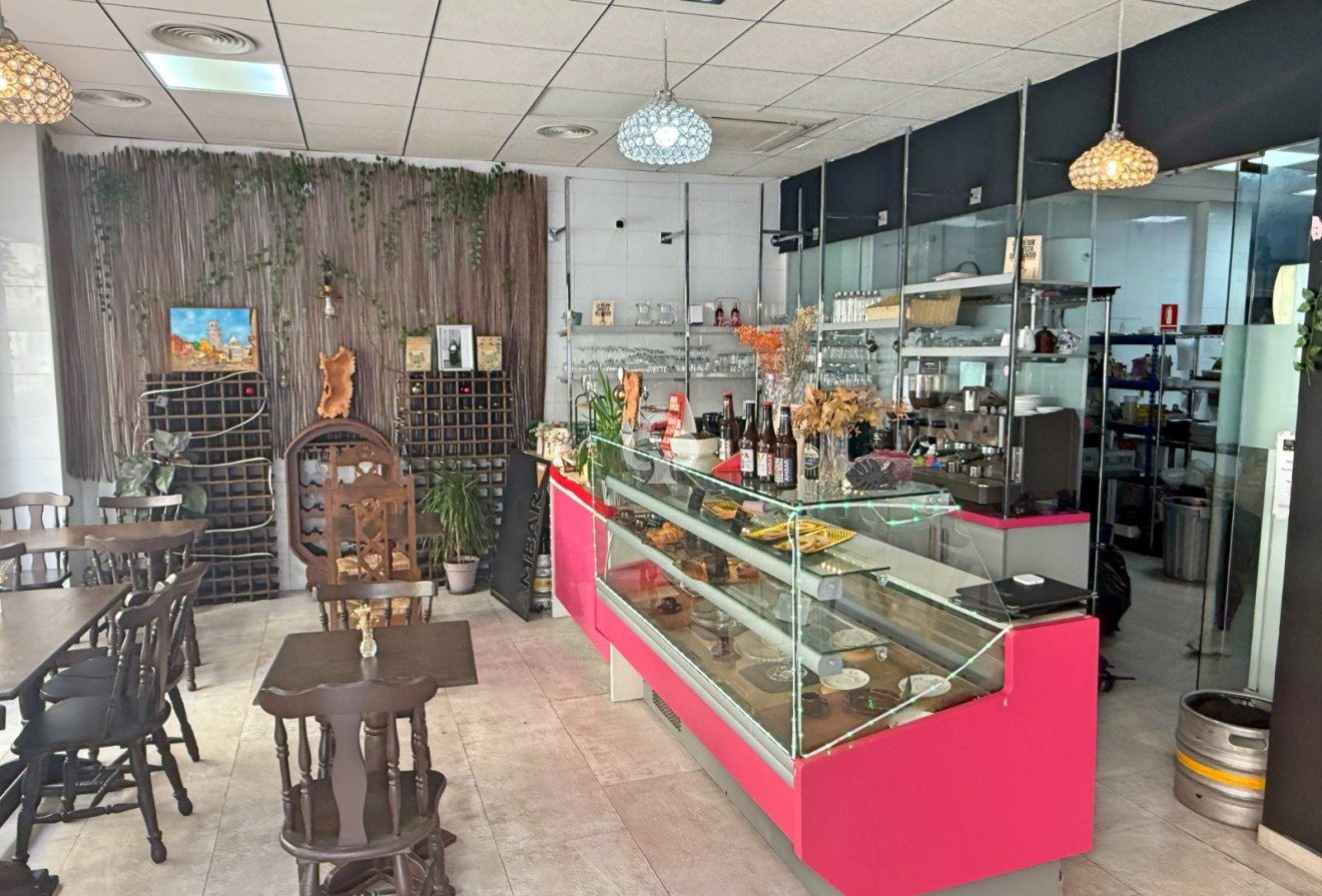 Business transfer - Commercial unit -
Torrevieja - Playa de los Locos