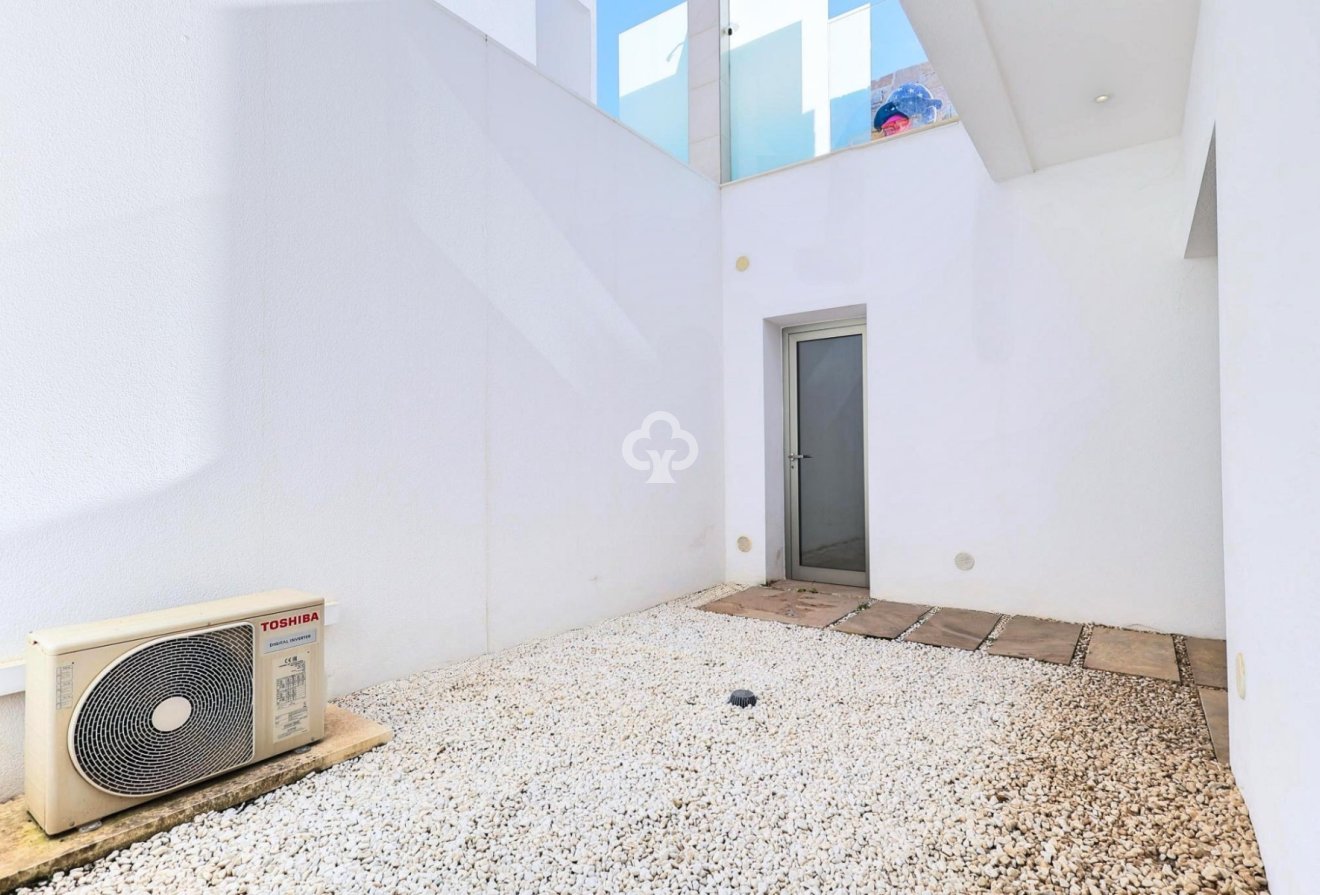 Wiederverkauf - Villa -
Orihuela - 03189