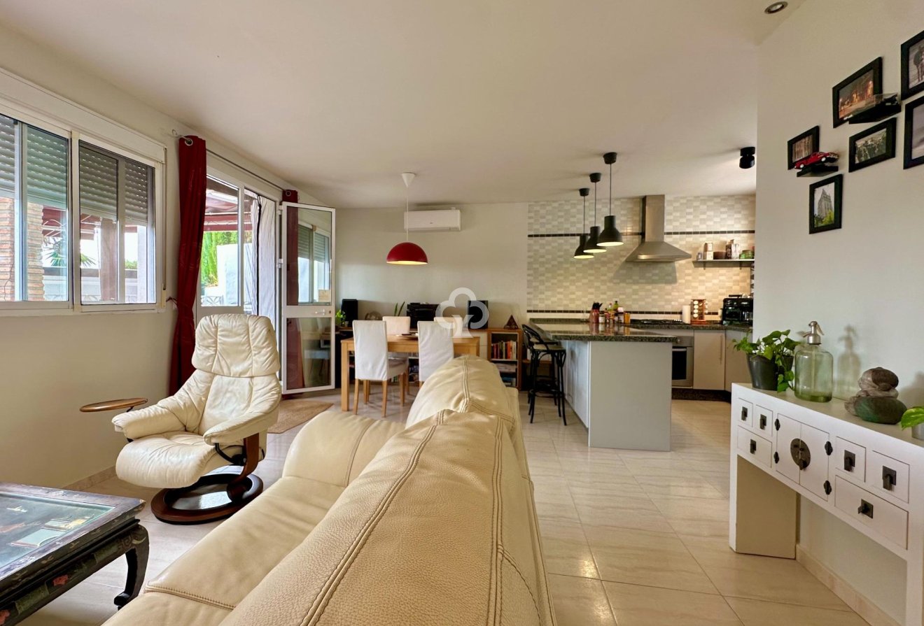 Resale - Casa -
Fuengirola - Los Pacos