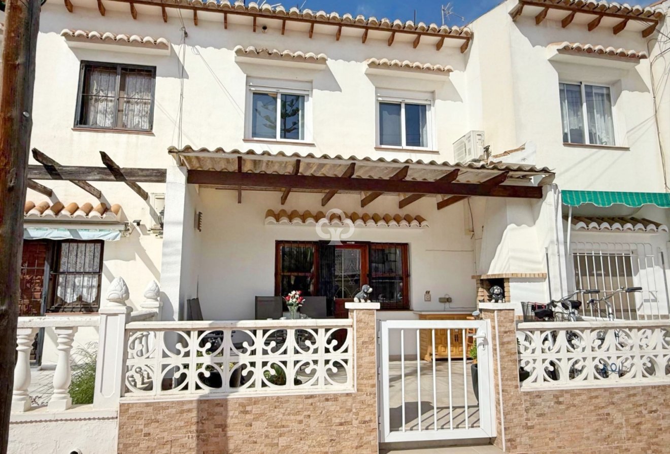 Resale - Townhouses -
Torrevieja - Los balcones