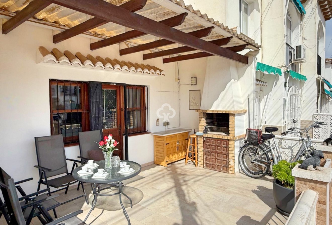 Resale - Townhouses -
Torrevieja - Los balcones