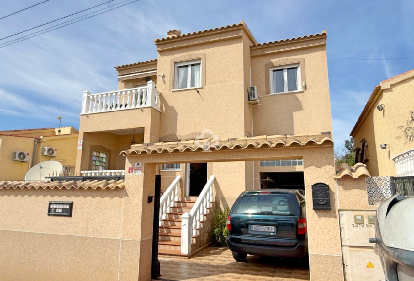 Resale - Detached villa -
San Fulgencio - 03177