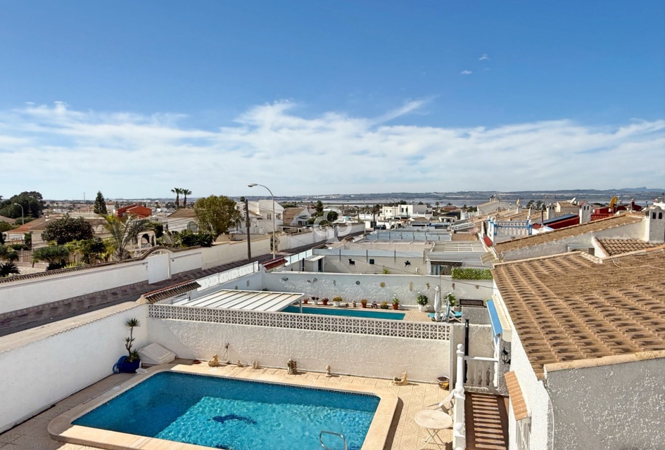 Resale - Detached villa -
Torrevieja - 03184