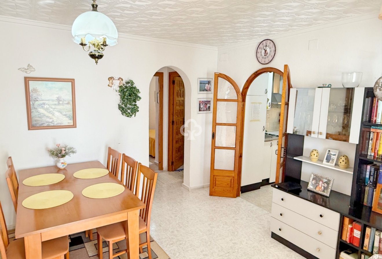 Resale - Detached villa -
Torrevieja - 03184
