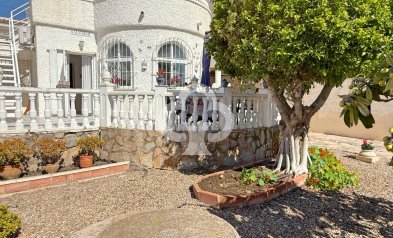 Resale - Detached villa -
Torrevieja - 03184