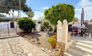 Resale - Detached villa -
Torrevieja - 03184