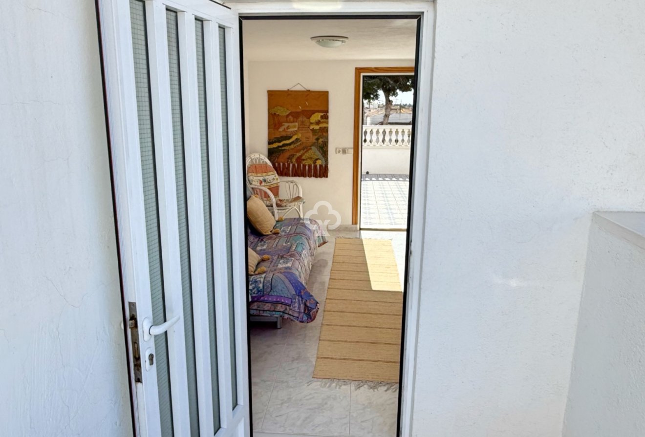 Resale - Detached villa -
Torrevieja - 03184