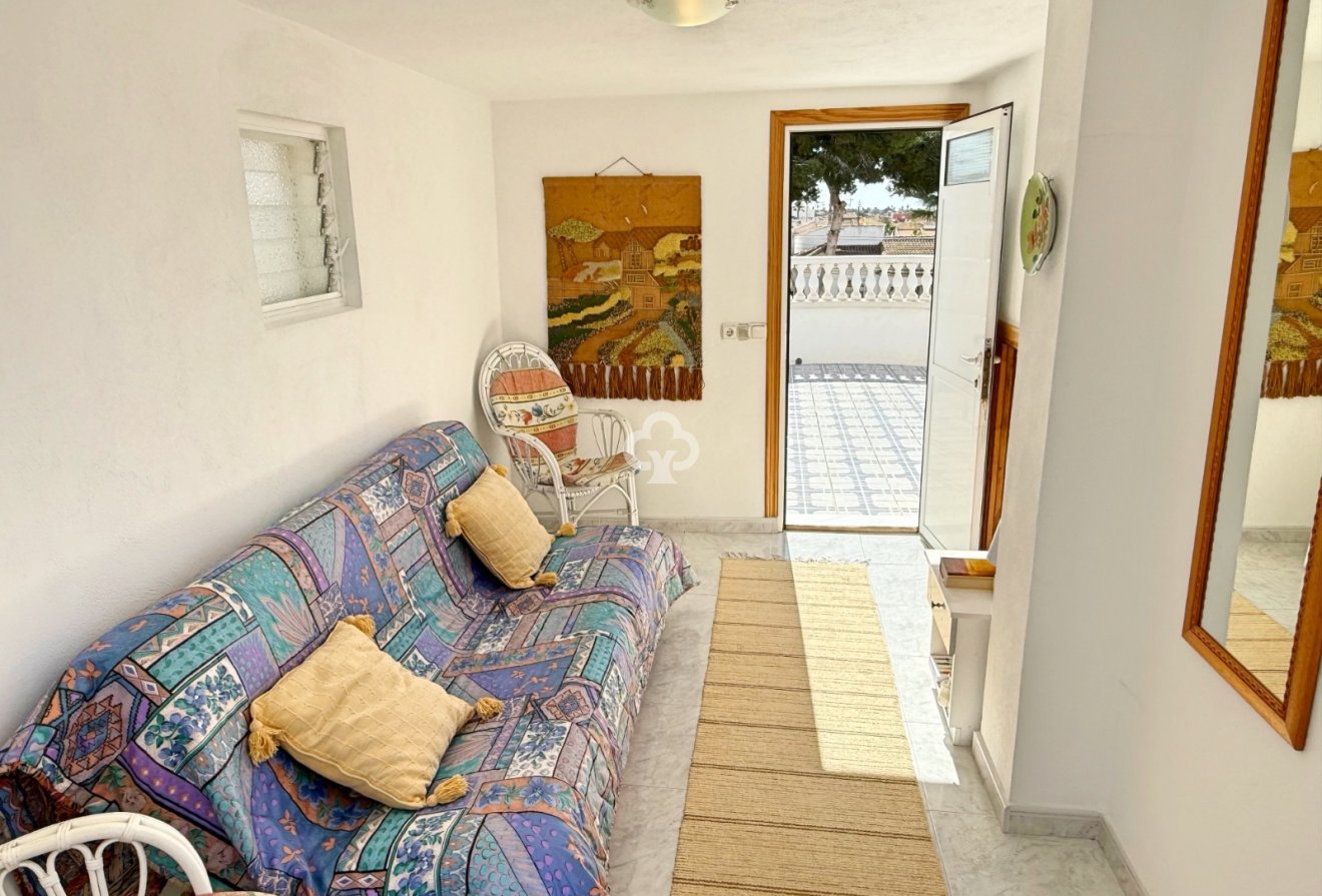 Resale - Detached villa -
Torrevieja - 03184