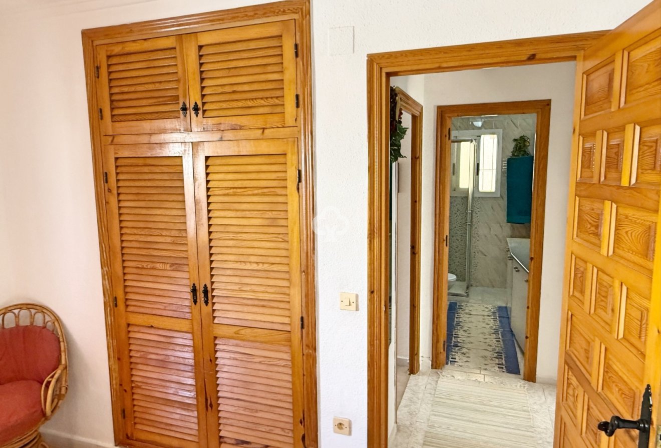 Resale - Detached villa -
Torrevieja - 03184