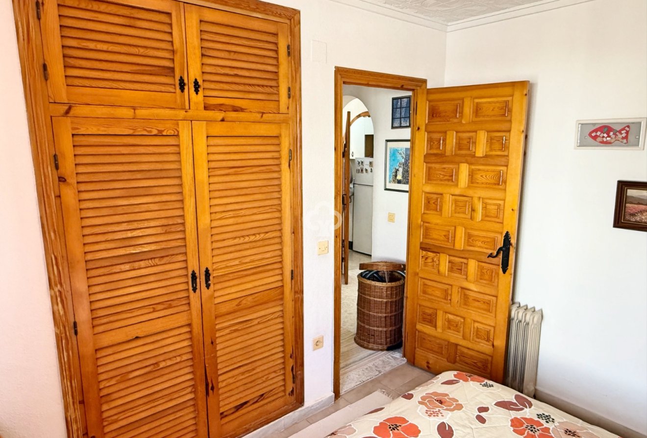 Resale - Detached villa -
Torrevieja - 03184