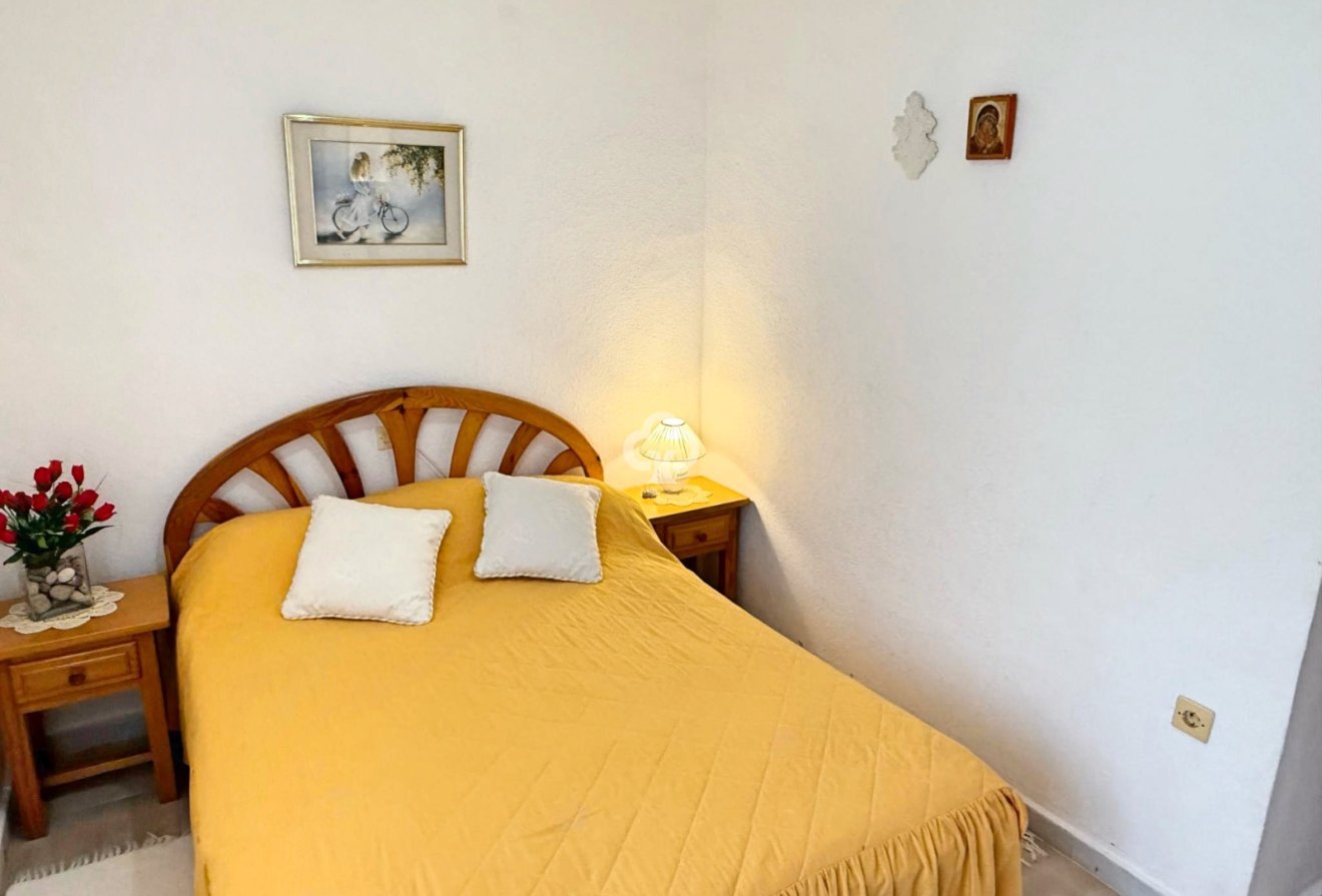 Resale - Detached villa -
Torrevieja - 03184