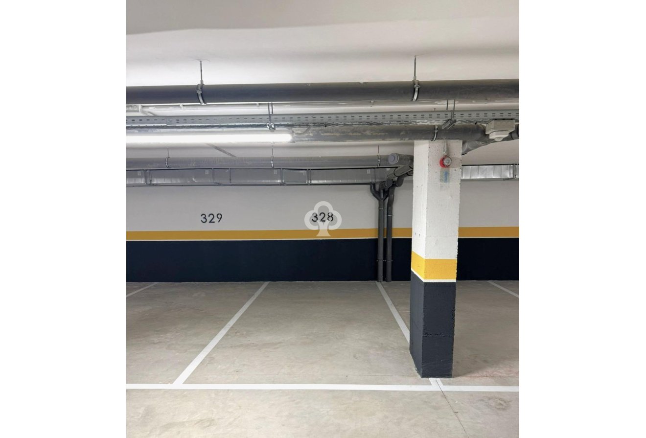 Jälleenmyynti - Huoneisto -
Fuengirola - Torreblanca del Sol