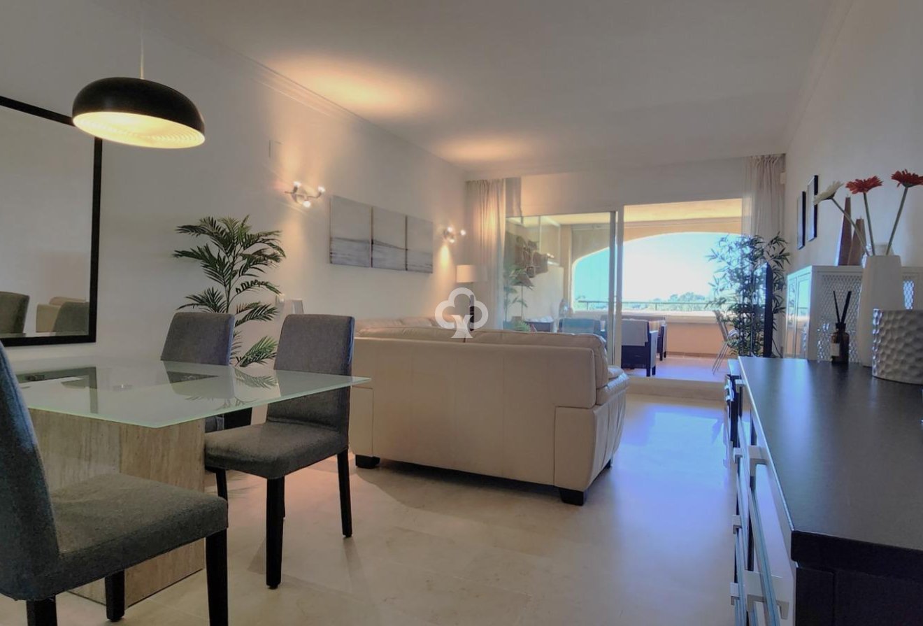 Wiederverkauf - Apartamento -
Elviria