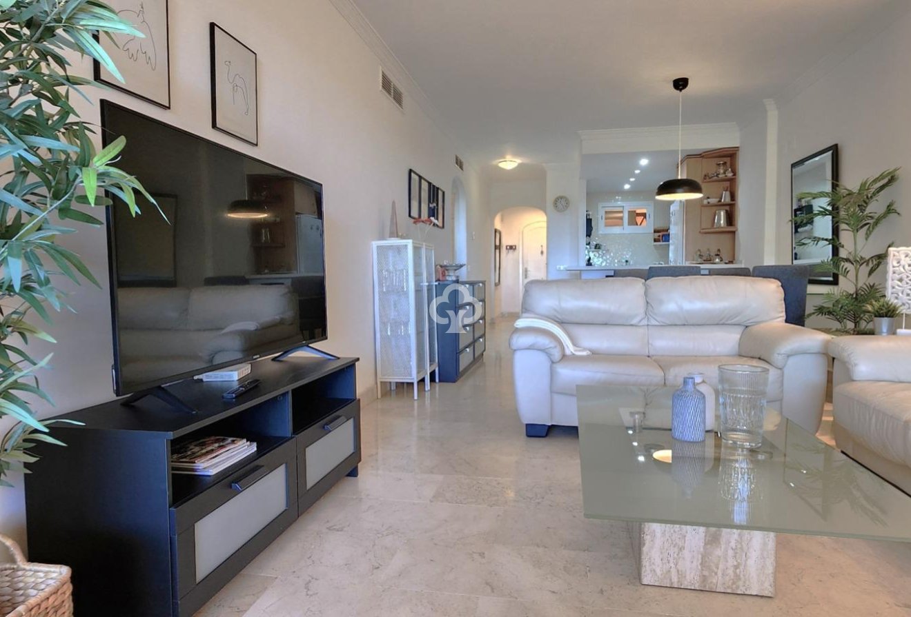 Wiederverkauf - Apartamento -
Elviria