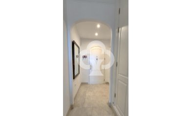 Wiederverkauf - Apartamento -
Elviria