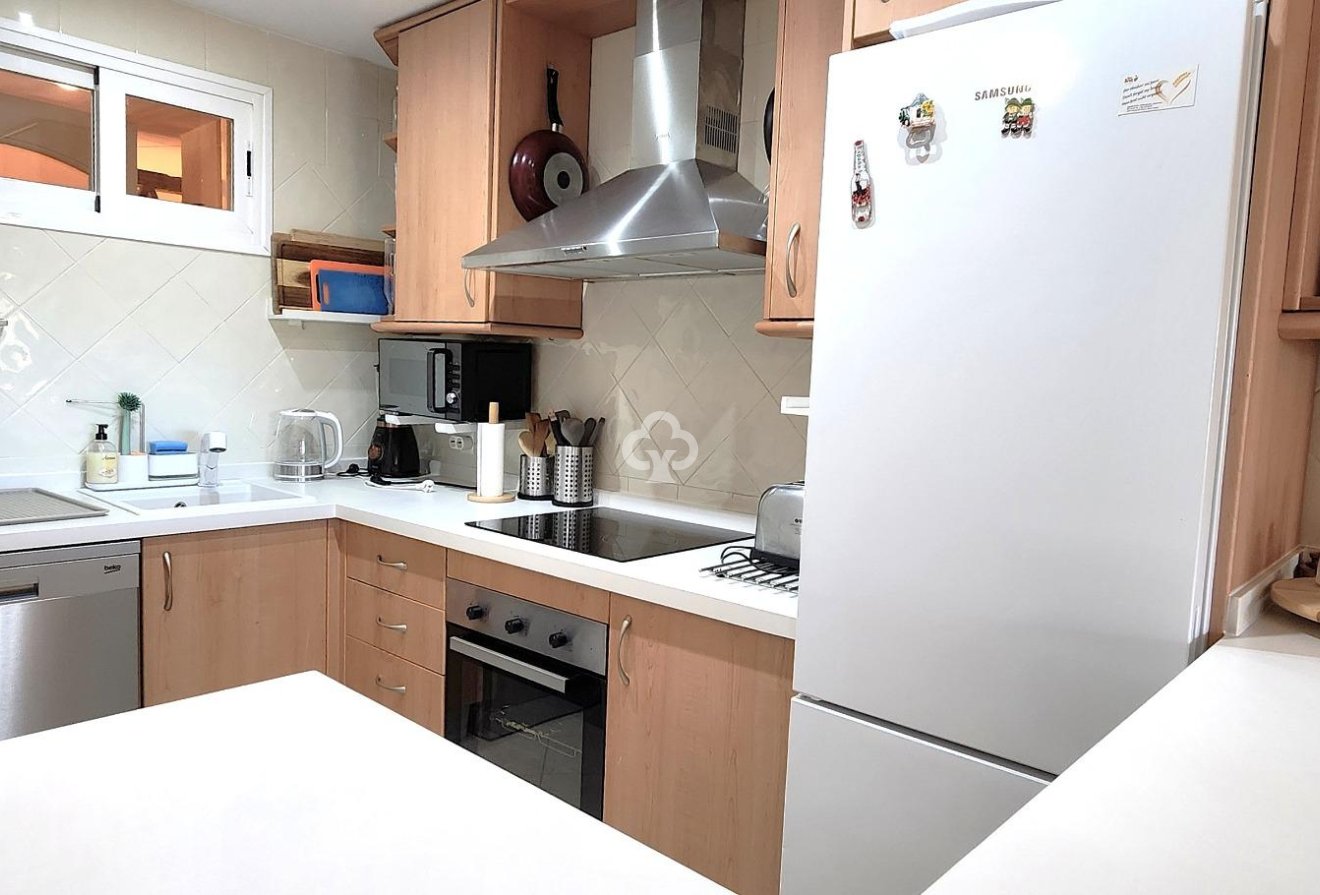 Wiederverkauf - Apartamento -
Elviria