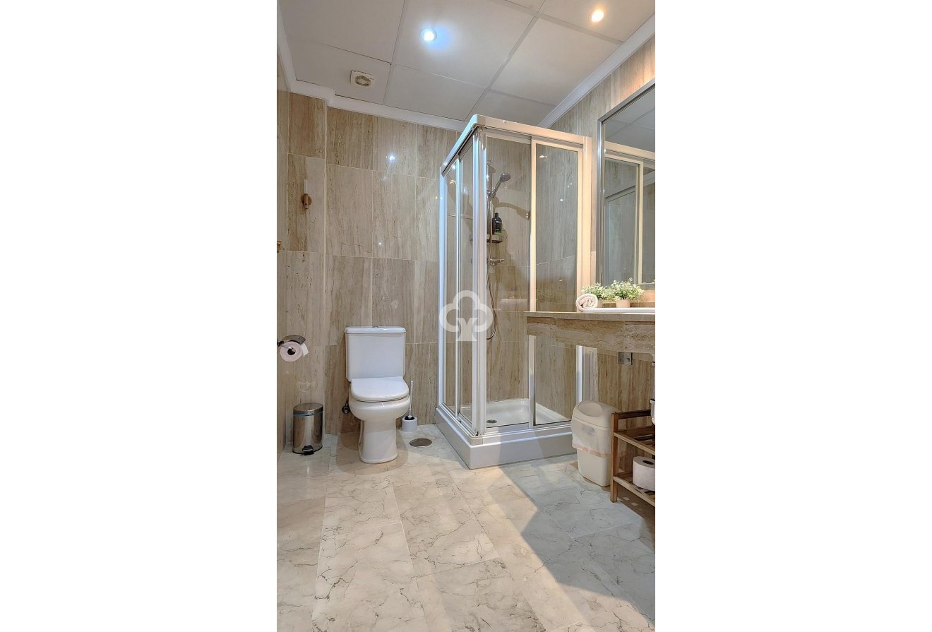 Wiederverkauf - Apartamento -
Elviria