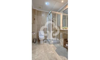 Wiederverkauf - Apartamento -
Elviria