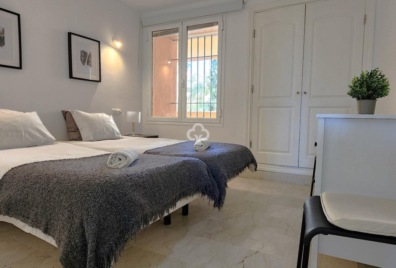 Wiederverkauf - Apartamento -
Elviria