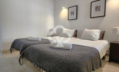 Wiederverkauf - Apartamento -
Elviria