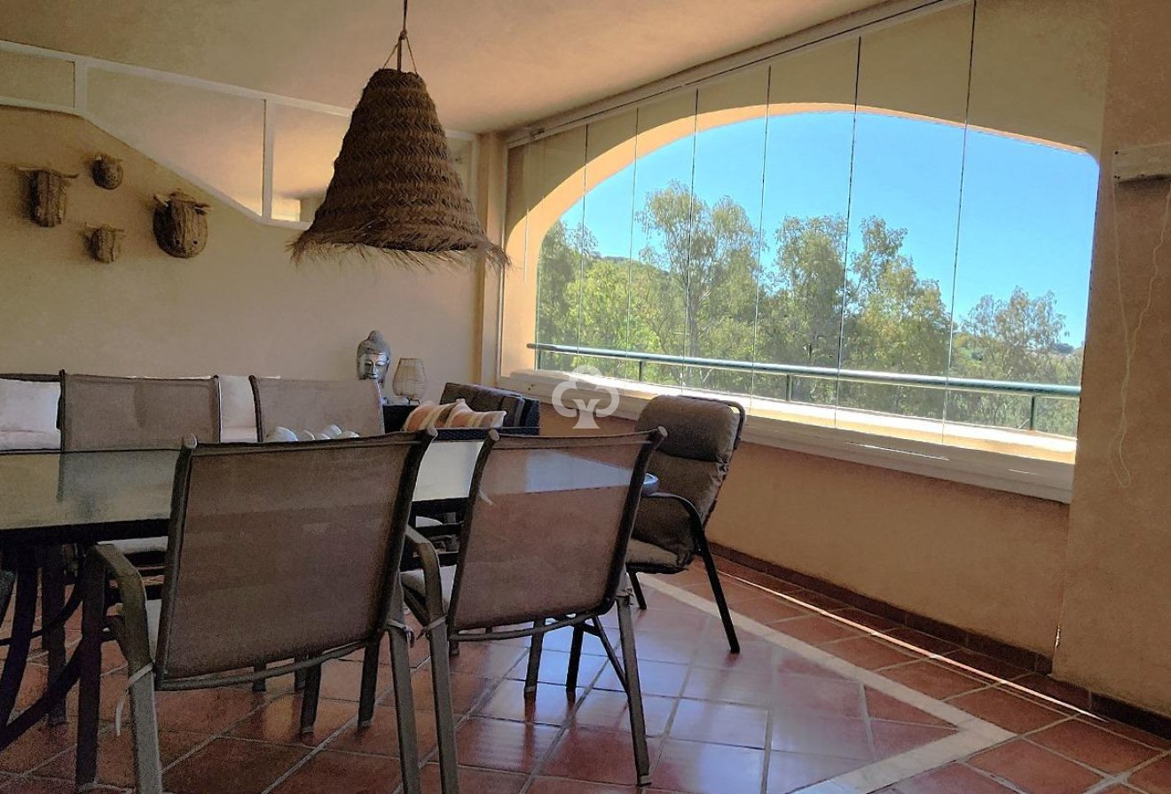 Wiederverkauf - Apartamento -
Elviria