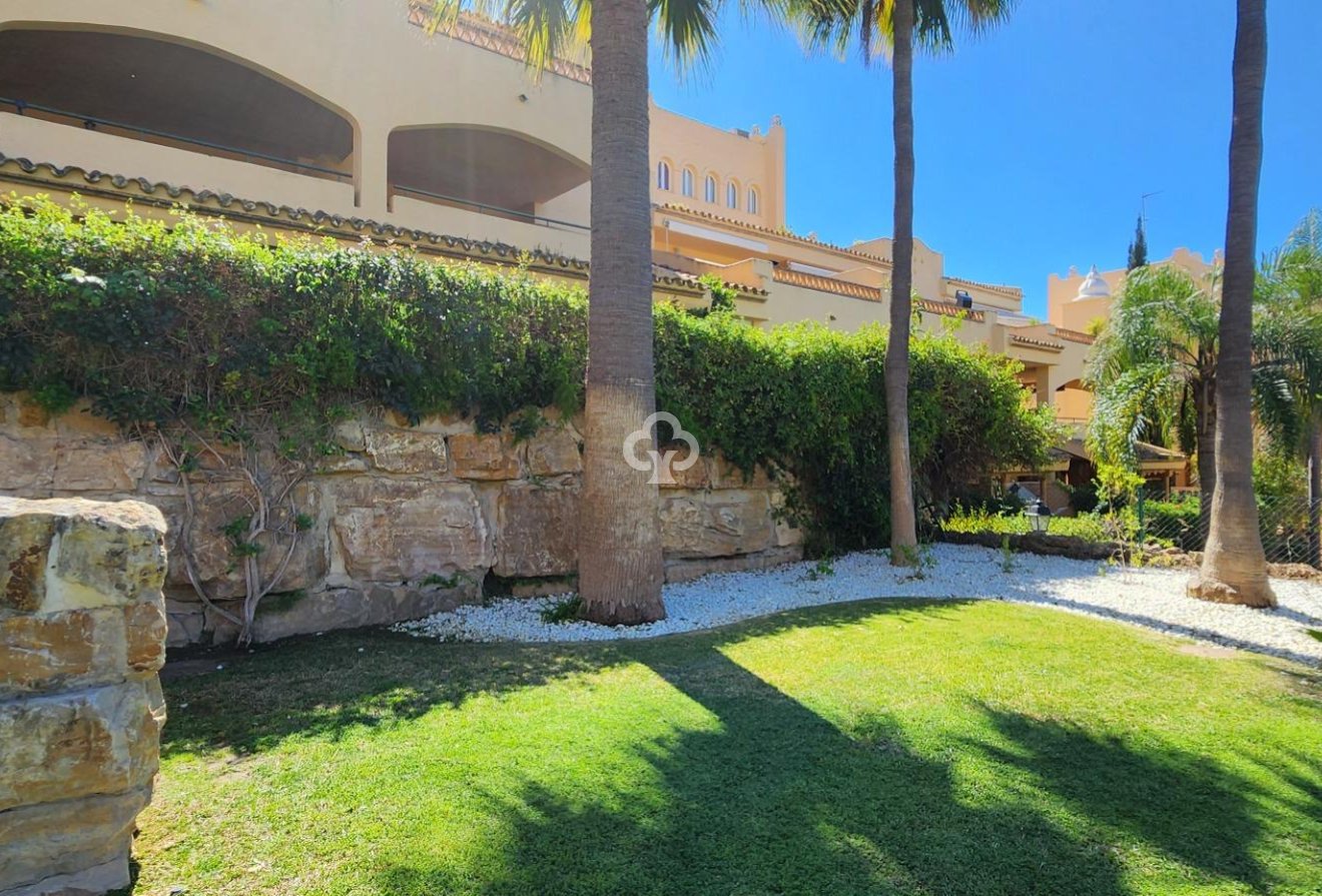 Wiederverkauf - Apartamento -
Elviria