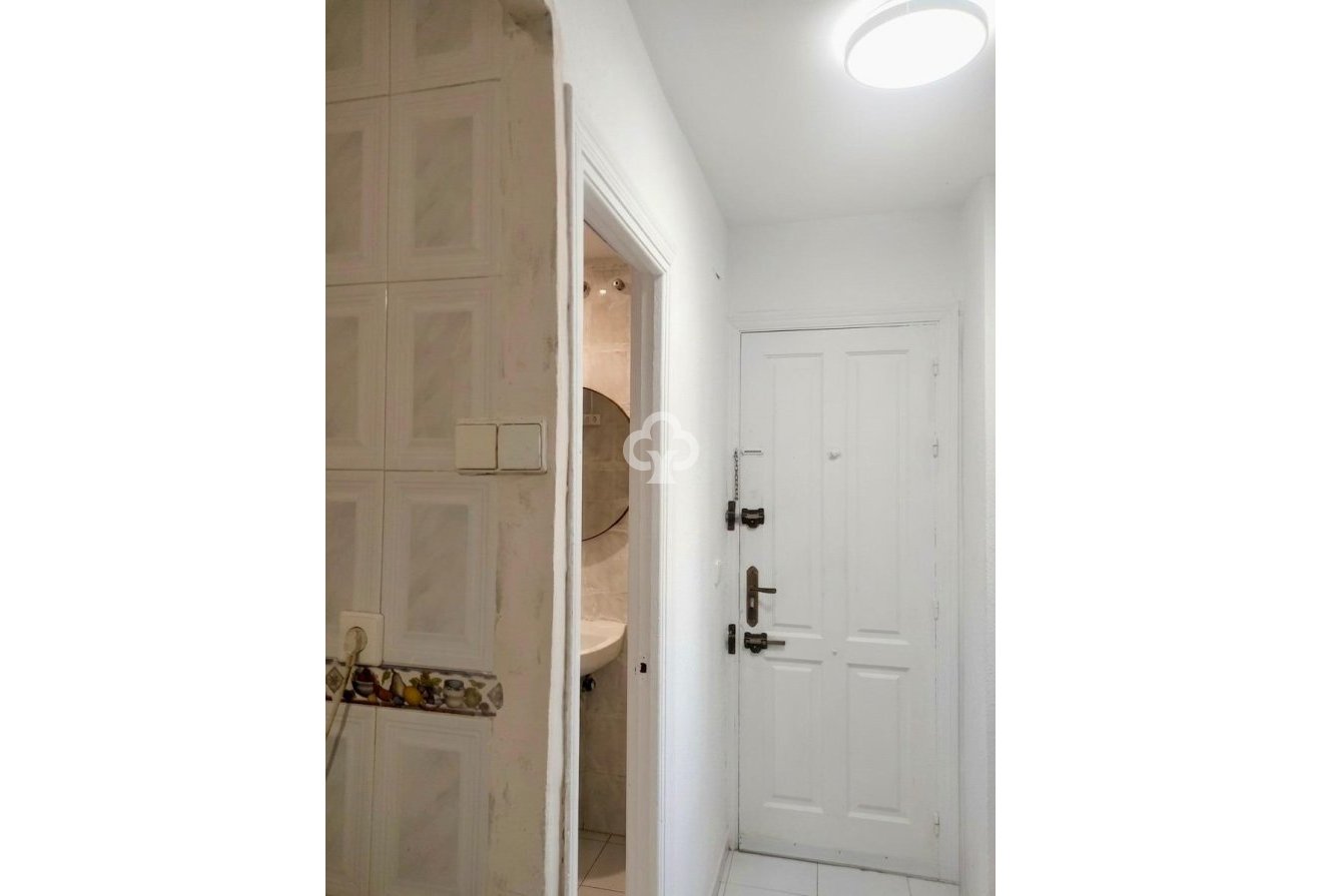 Jälleenmyynti - Yksiö -
Torremolinos - Centro