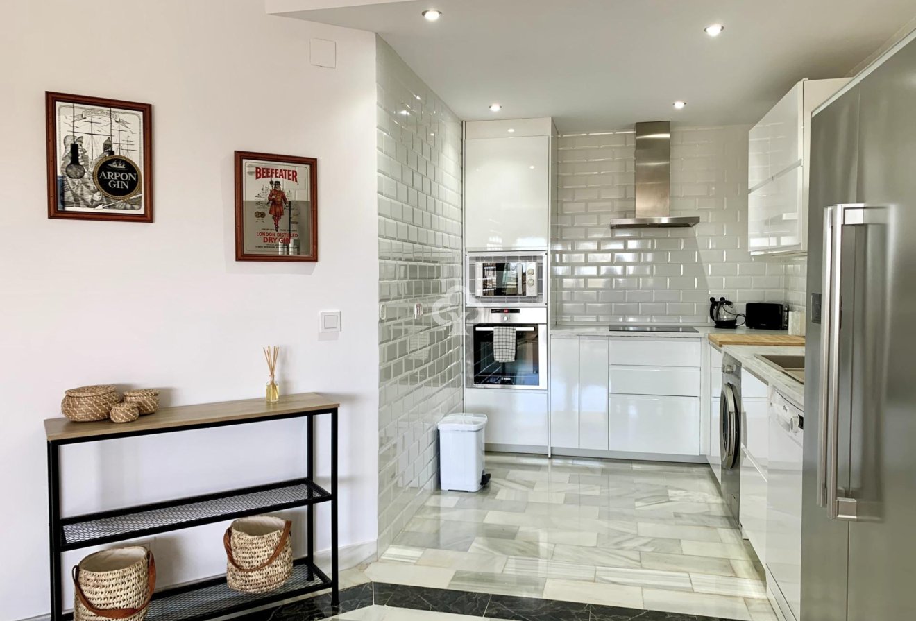 Jälleenmyynti - Huoneisto -
Mijas - Sitio de calahonda - atalaya